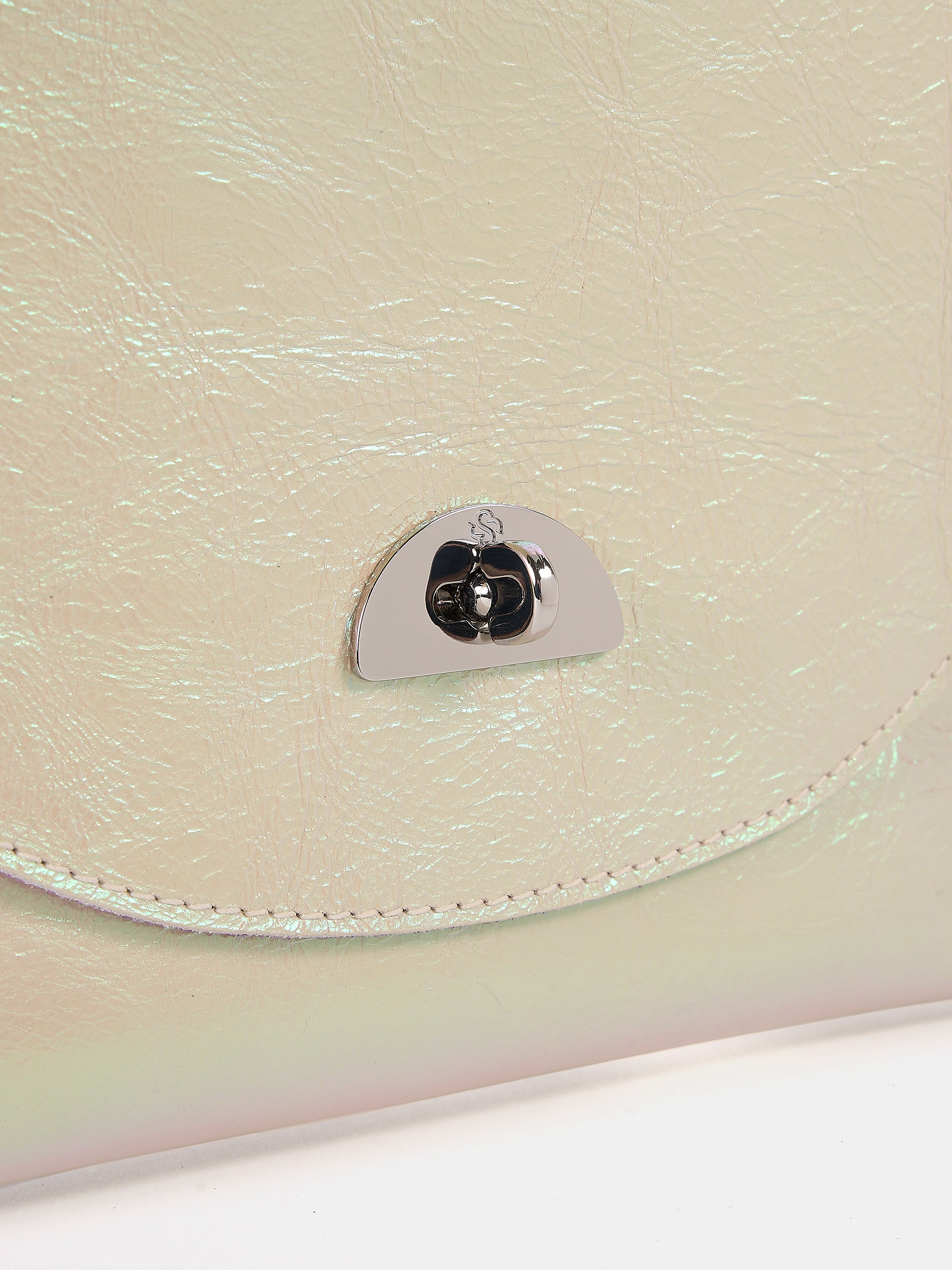 The Twist Lock Pouch - Iridescent Pearl