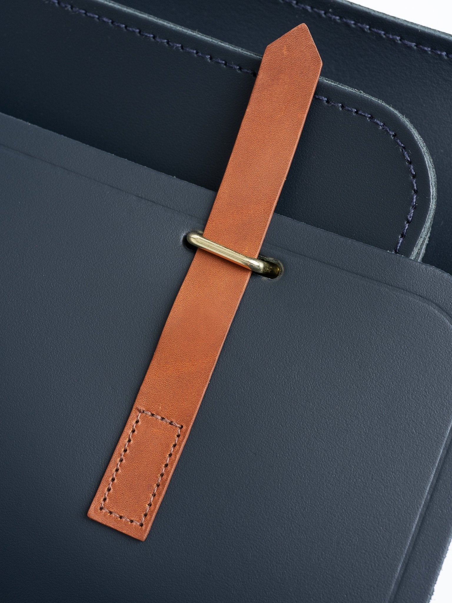 The Messenger - Navy & Tan - Cambridge Satchel