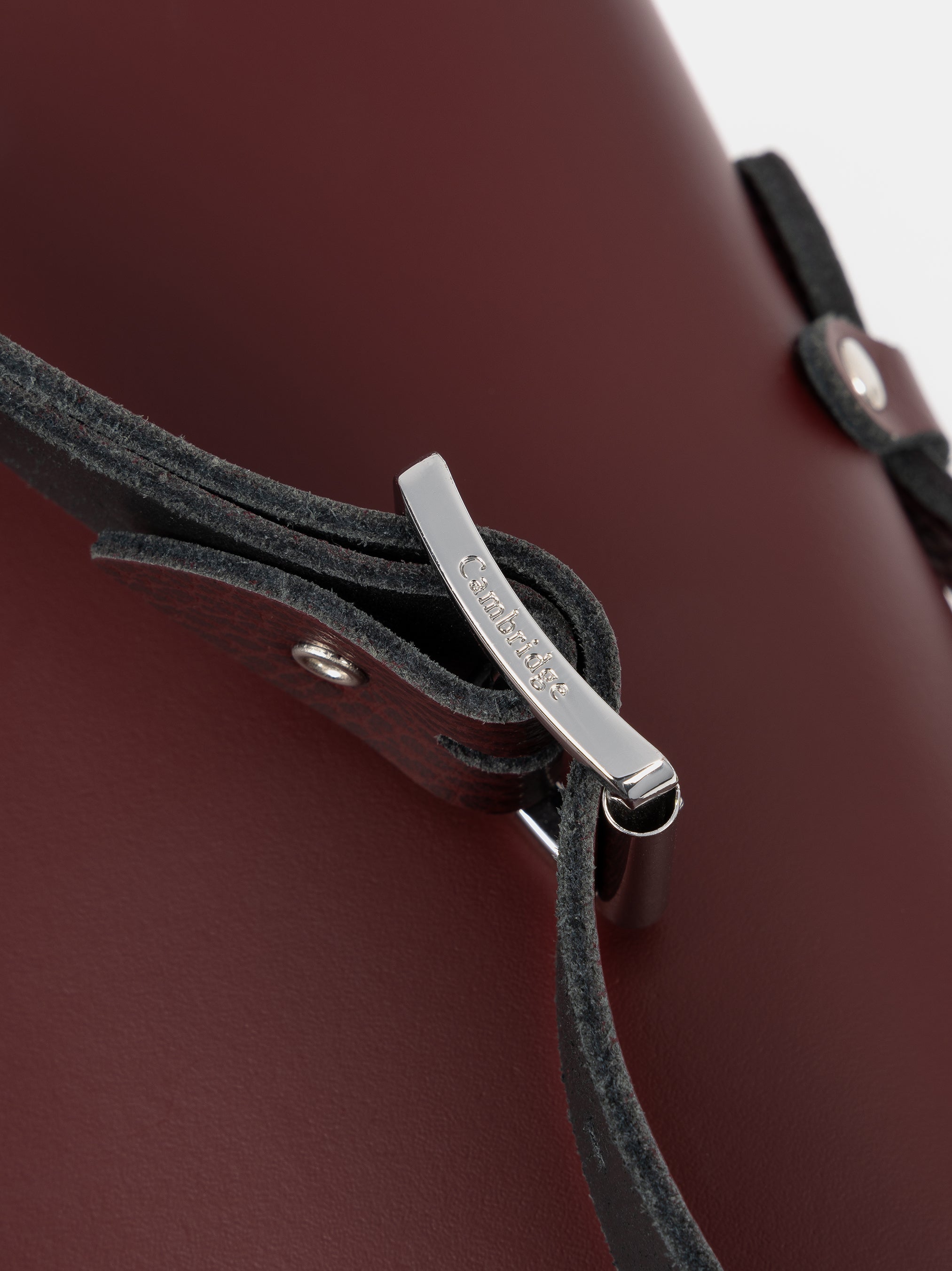 Long Leather Satchel with Magnetic Closure in Oxblood Detail Shot 3