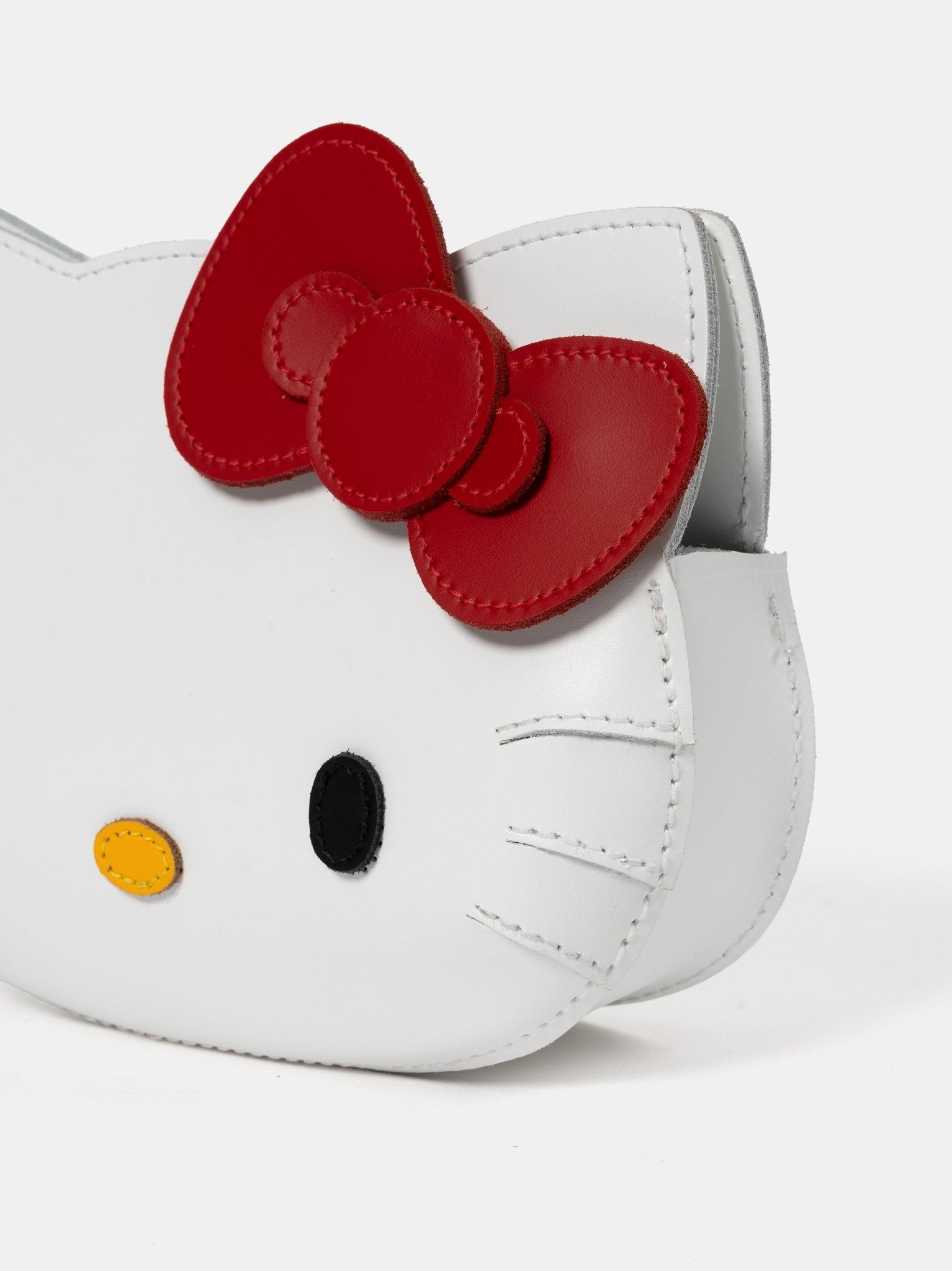 Cambridge Satchel ミニハローキティフェイスバッグ Mini Hello Kitty Face Leather Bag | Cambridge Satchel