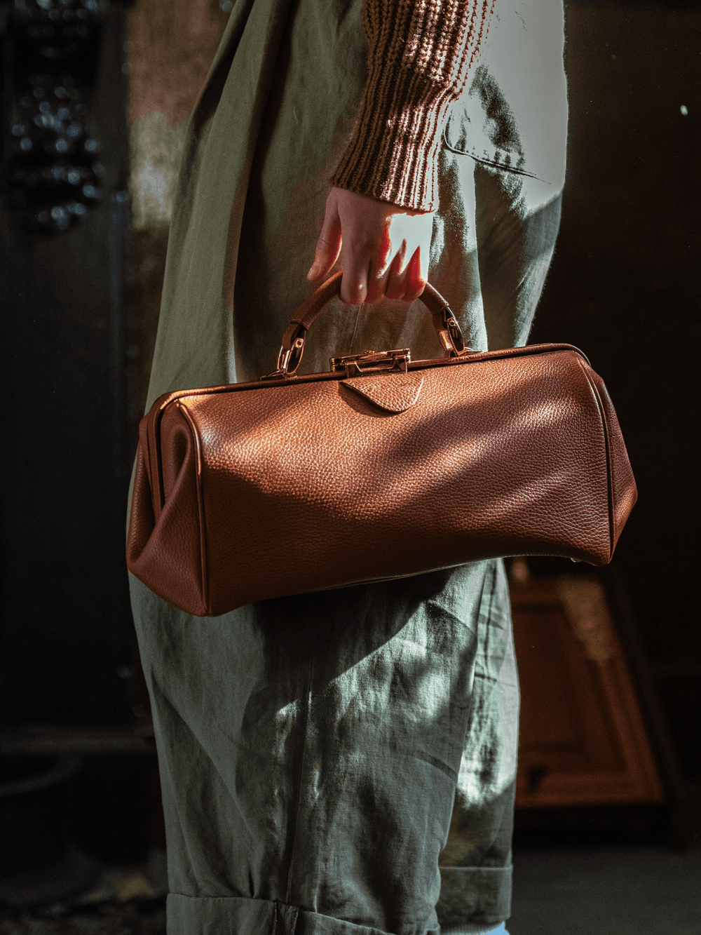 The Doctor's Bag - Havana Brown Calf Grain - Cambridge Satchel